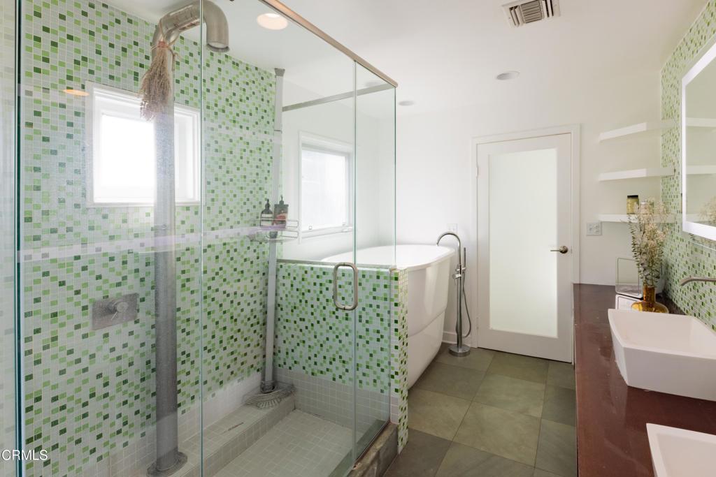 6835 Pacific View Drive
