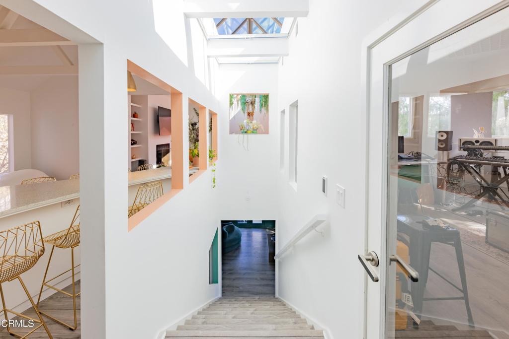6835 Pacific View Drive