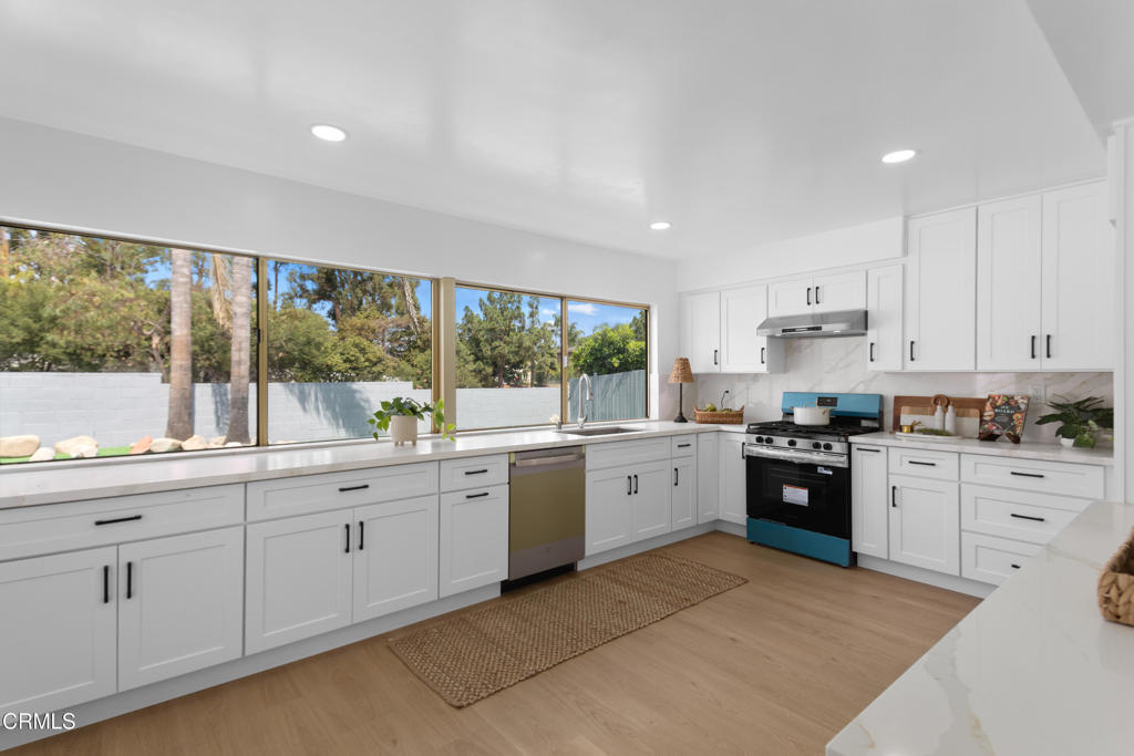 3955 Blackwod Street