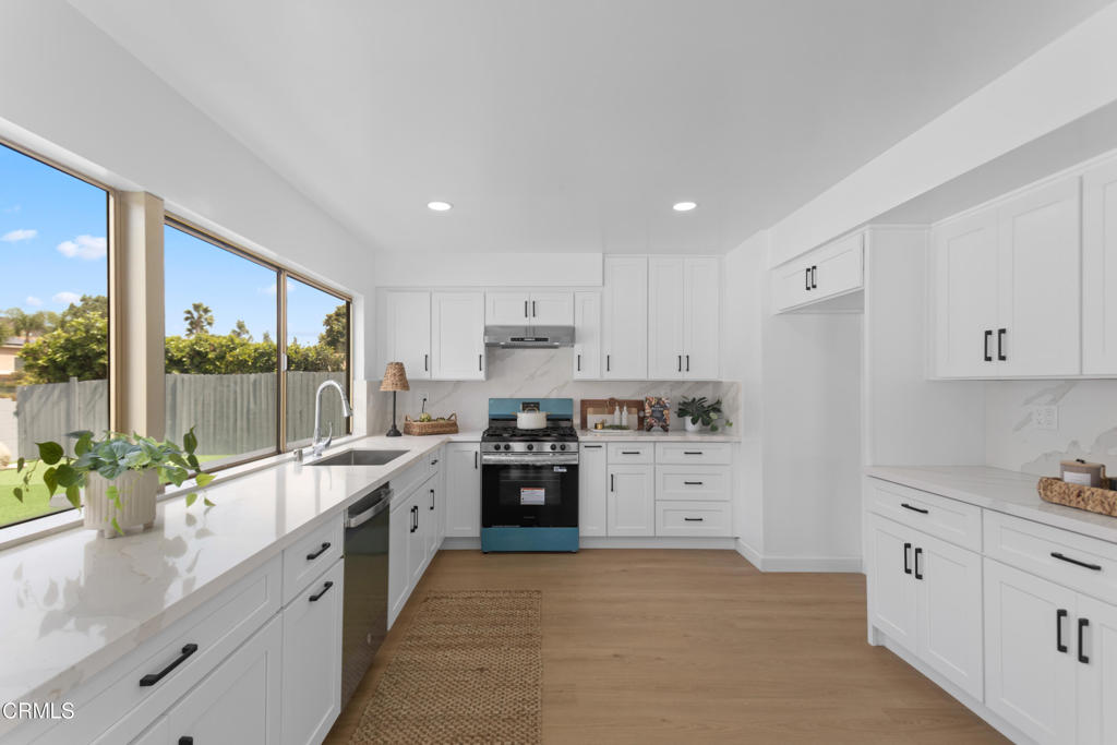 3955 Blackwod Street