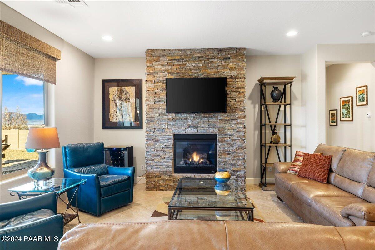 1031 N Wide Open Trail