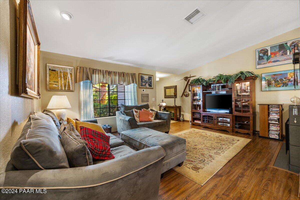 10817 E Turquoise Circle