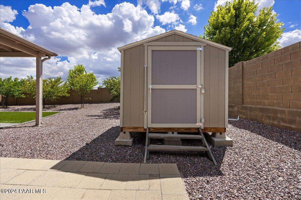 4407 N Dryden Street