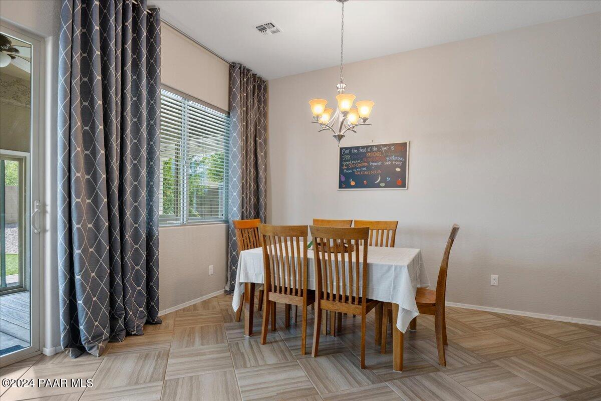 4407 N Dryden Street