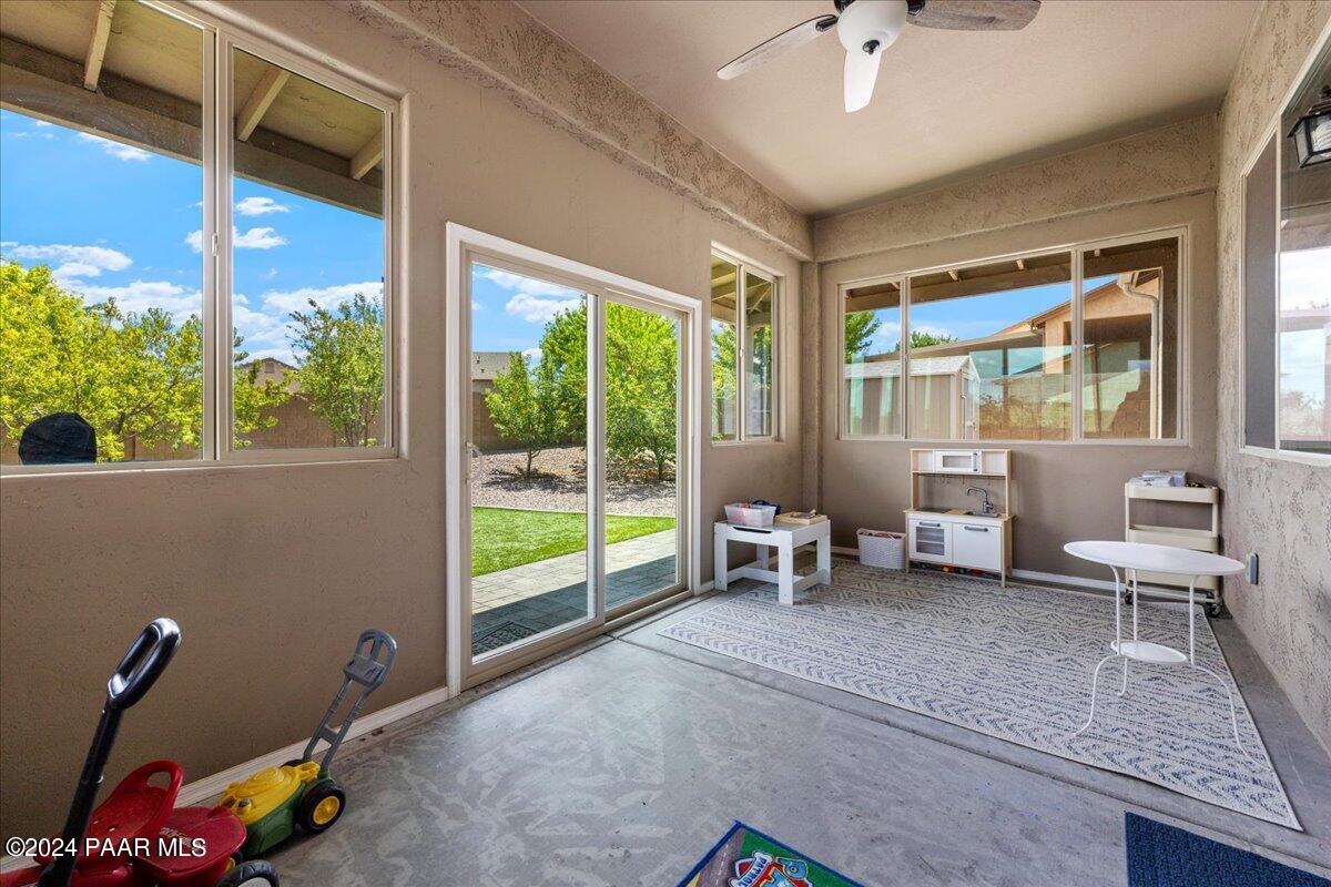 4407 N Dryden Street