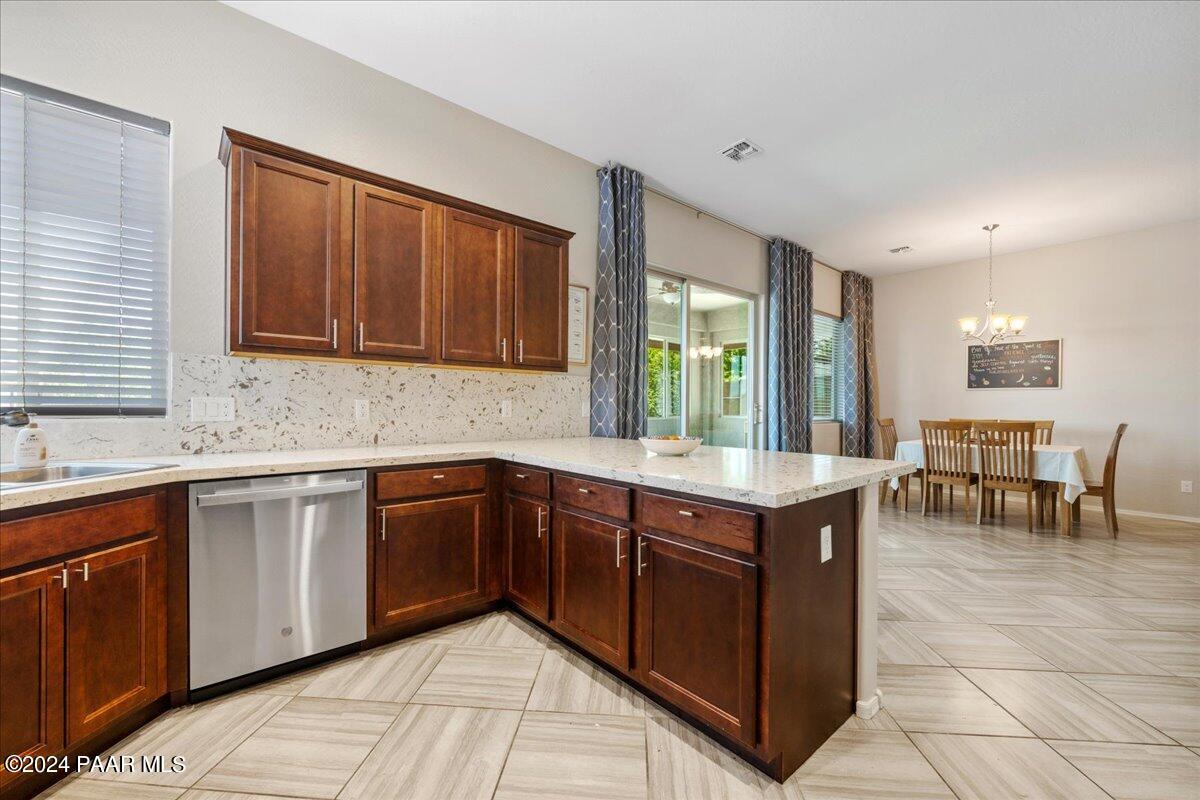 4407 N Dryden Street