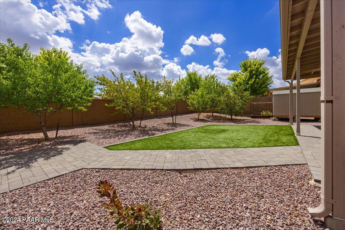 4407 N Dryden Street