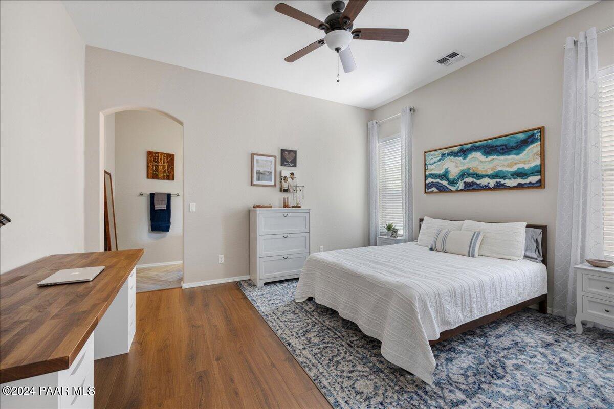 4407 N Dryden Street