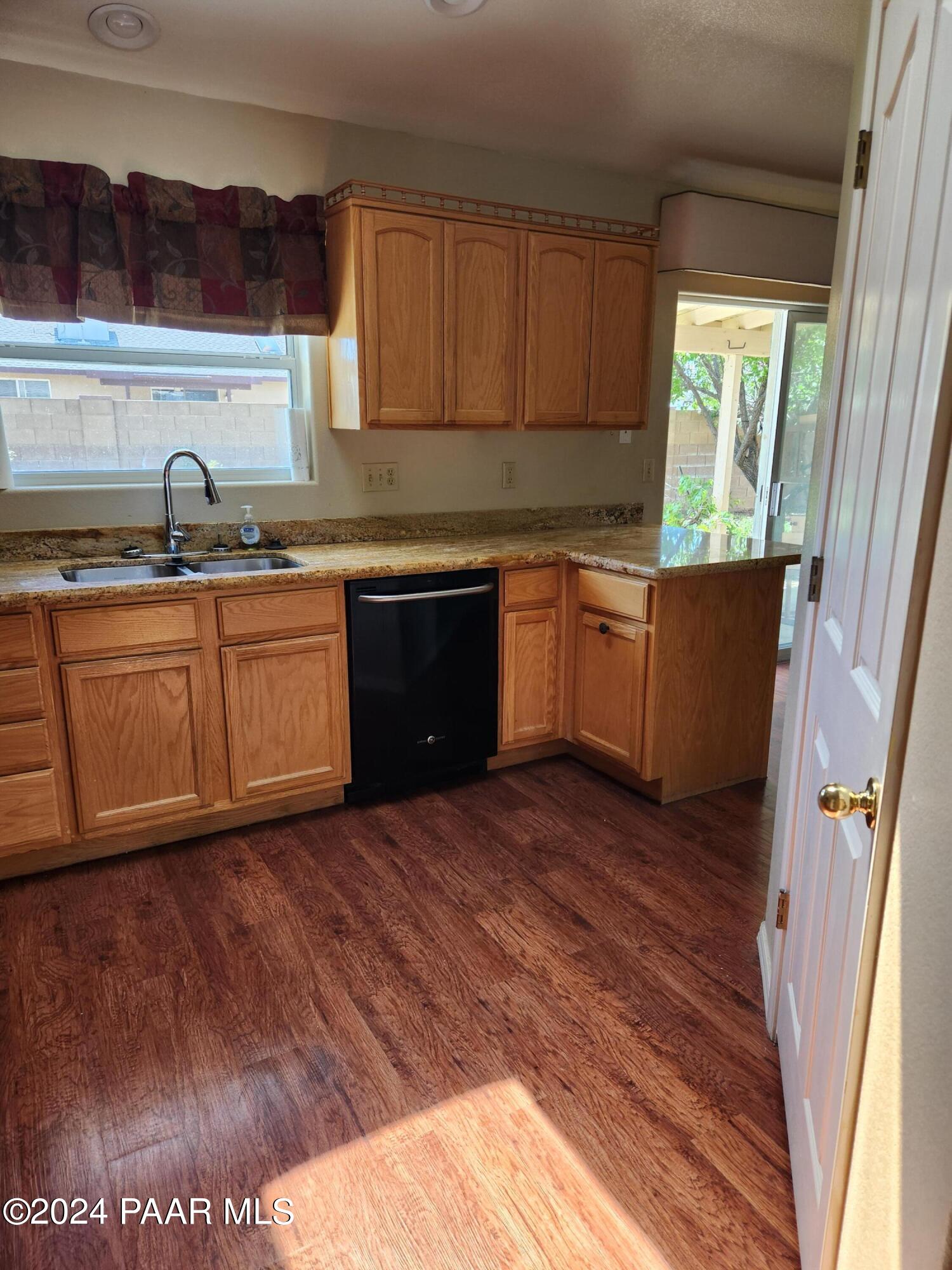 8833 E Volcano Drive