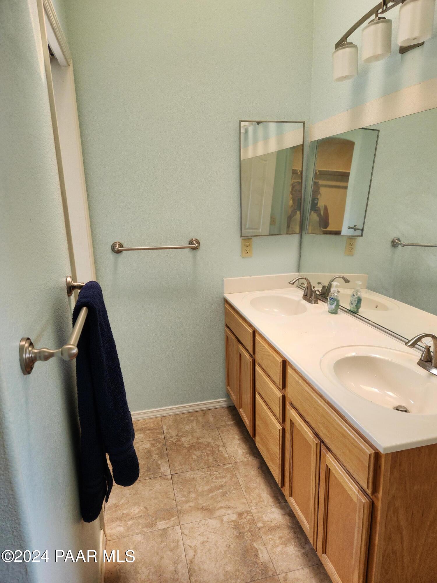 8833 E Volcano Drive