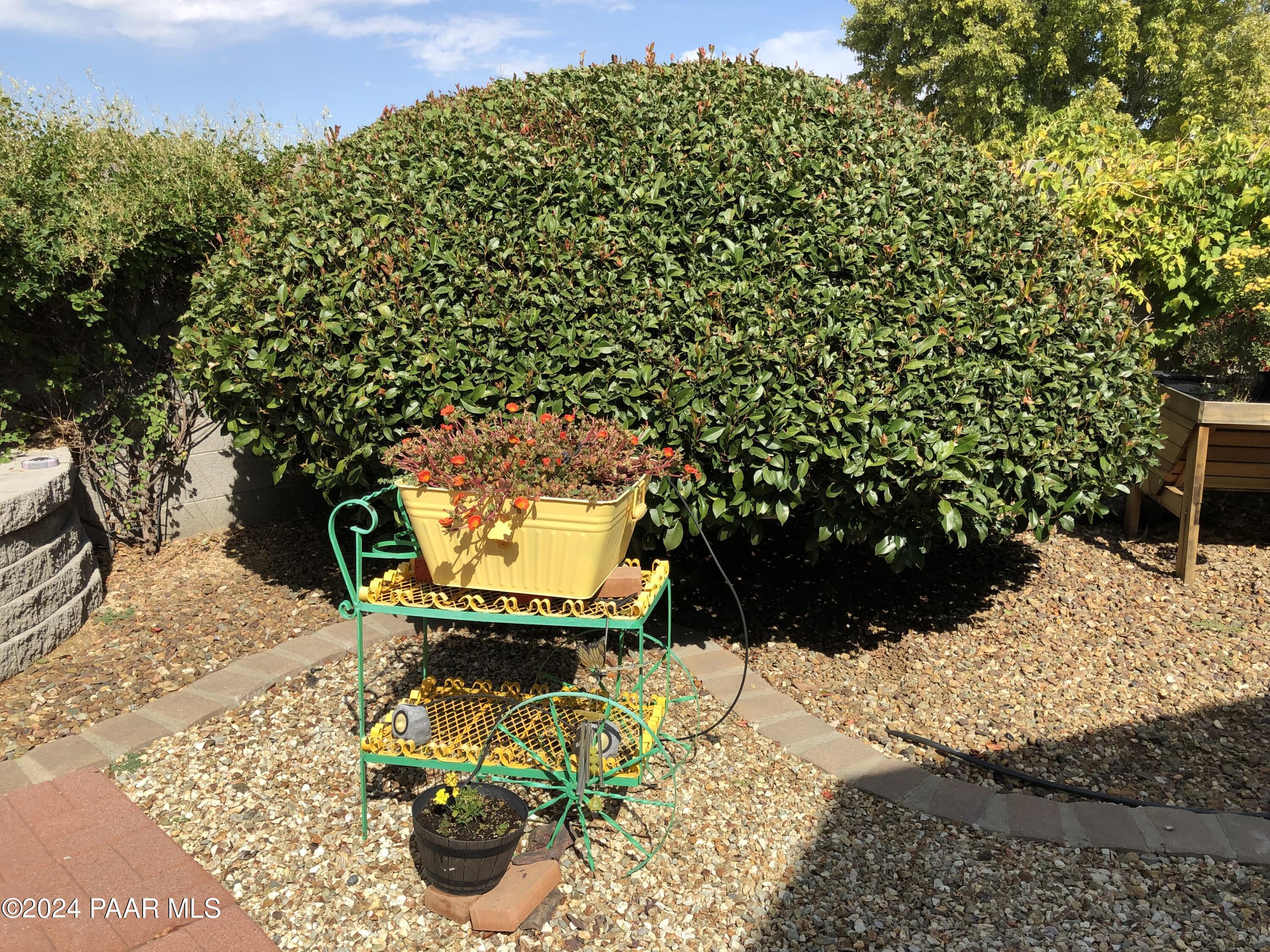 7698 N Winding Trail