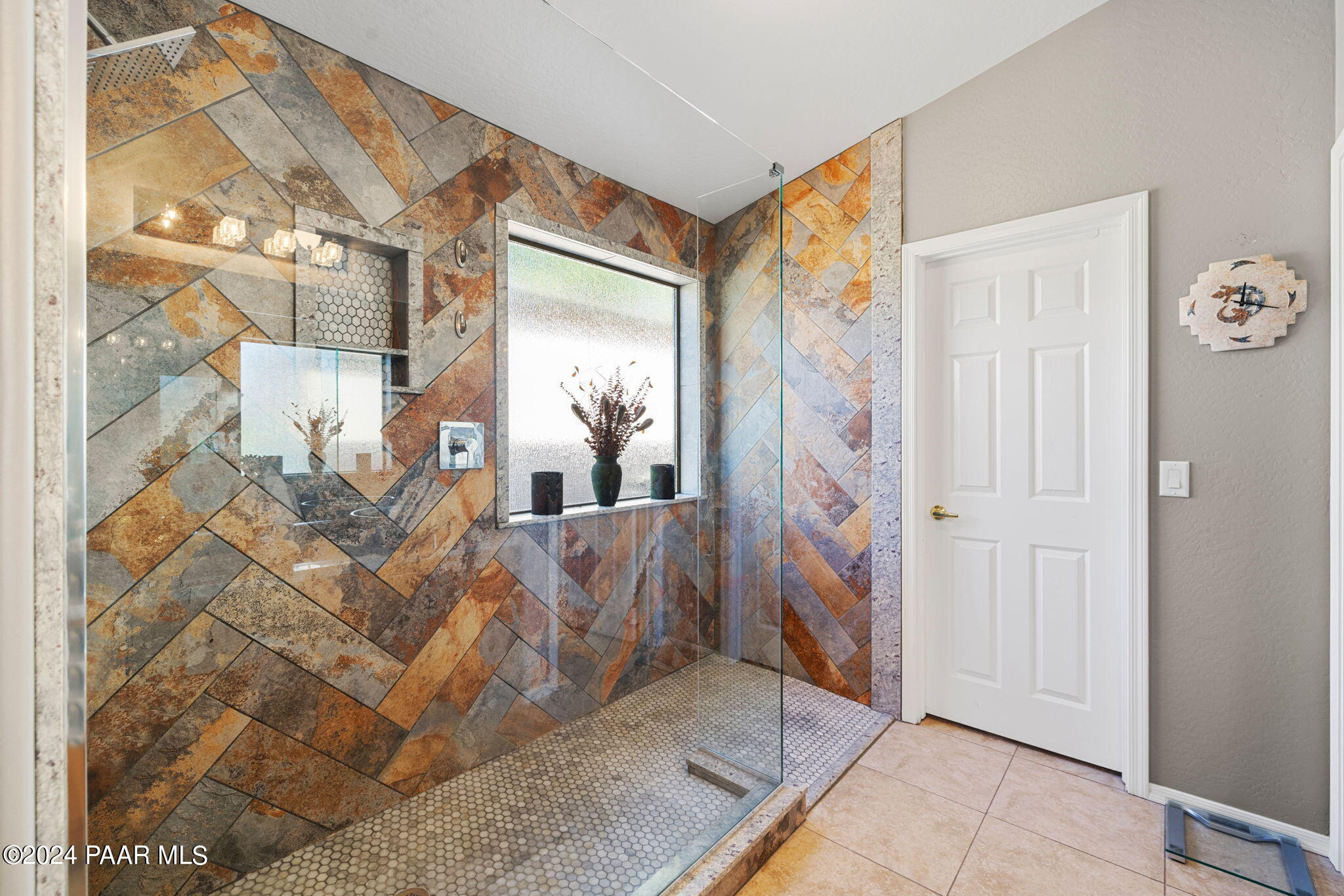 7698 N Winding Trail