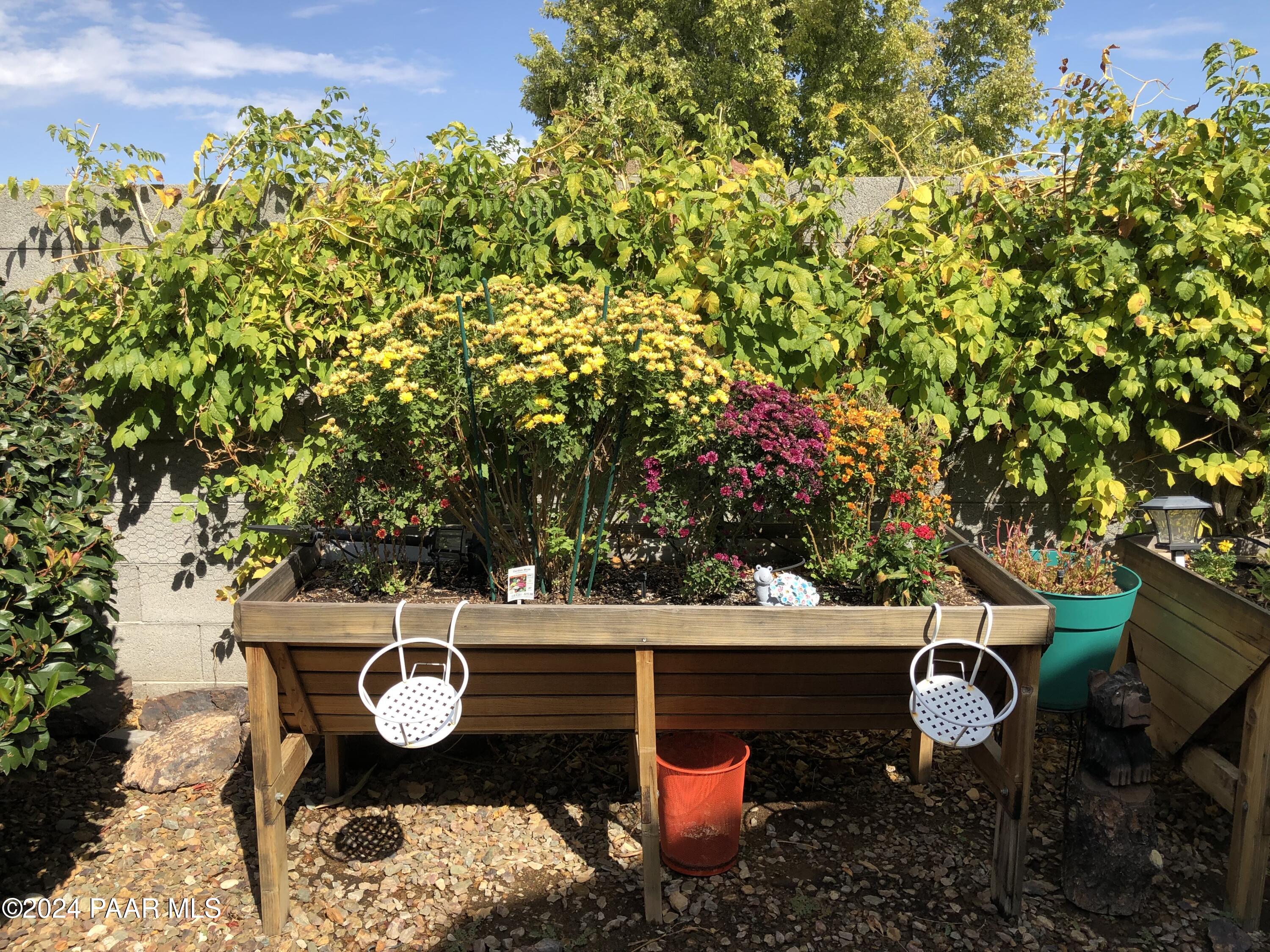 7698 N Winding Trail