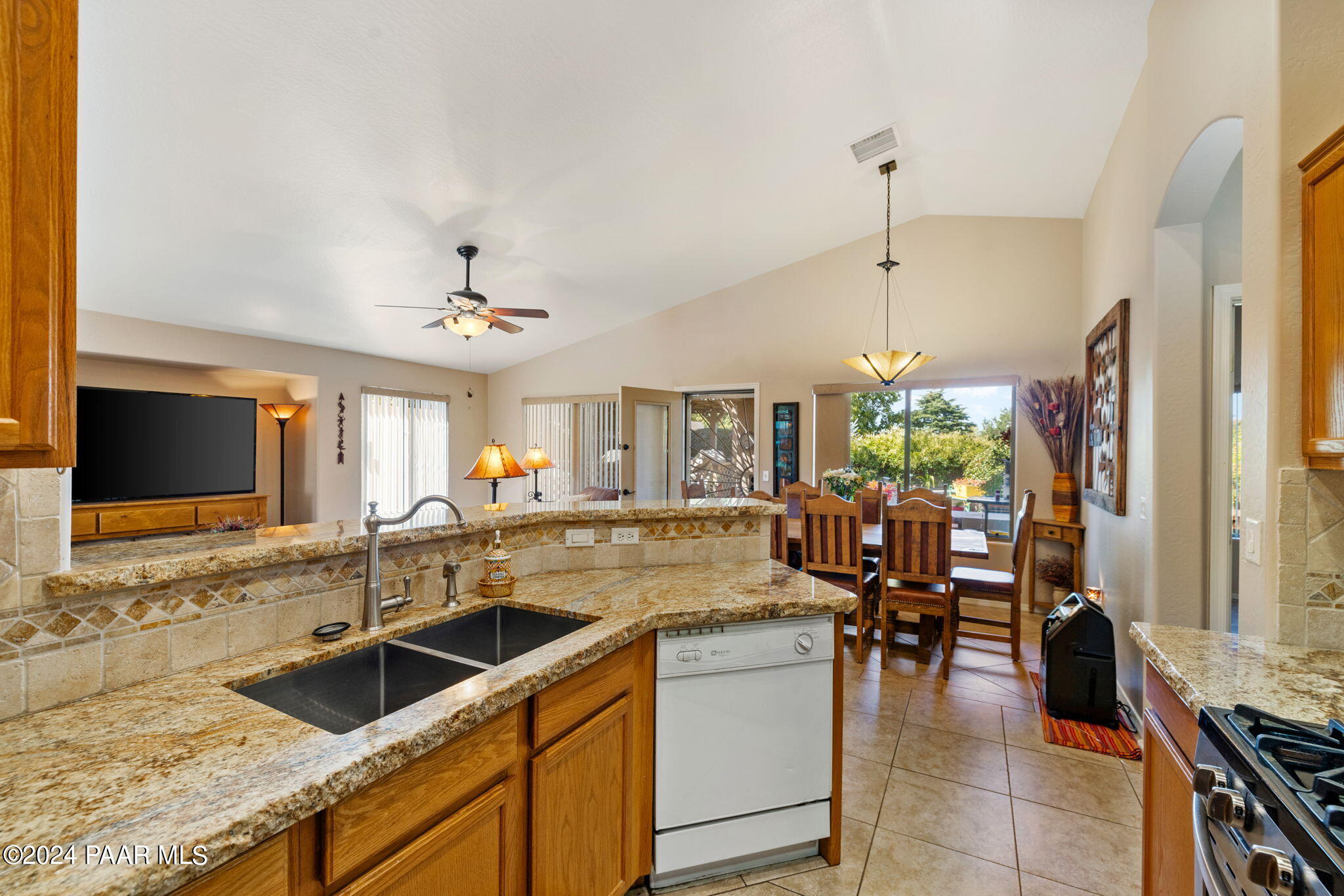 7698 N Winding Trail