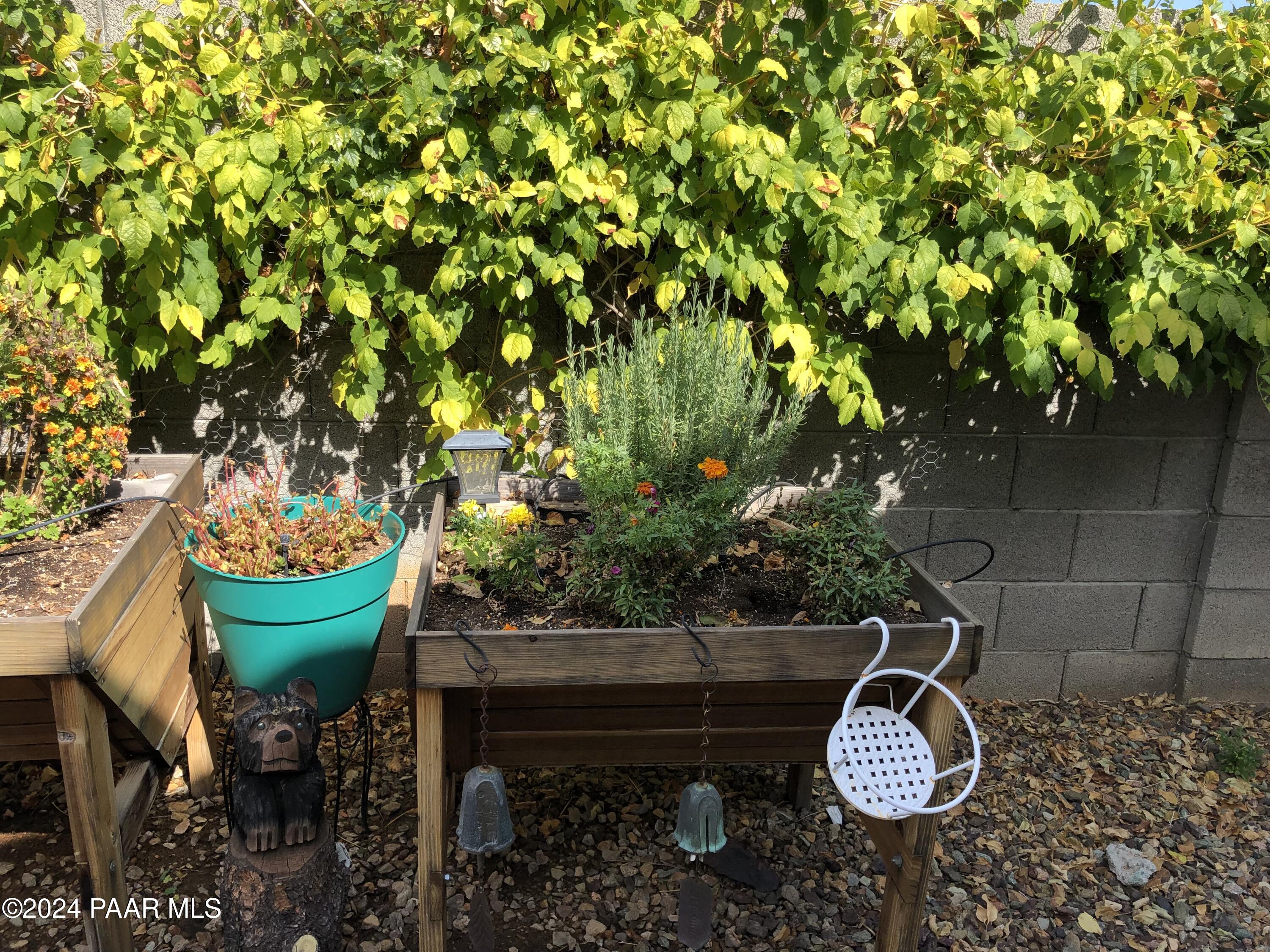 7698 N Winding Trail