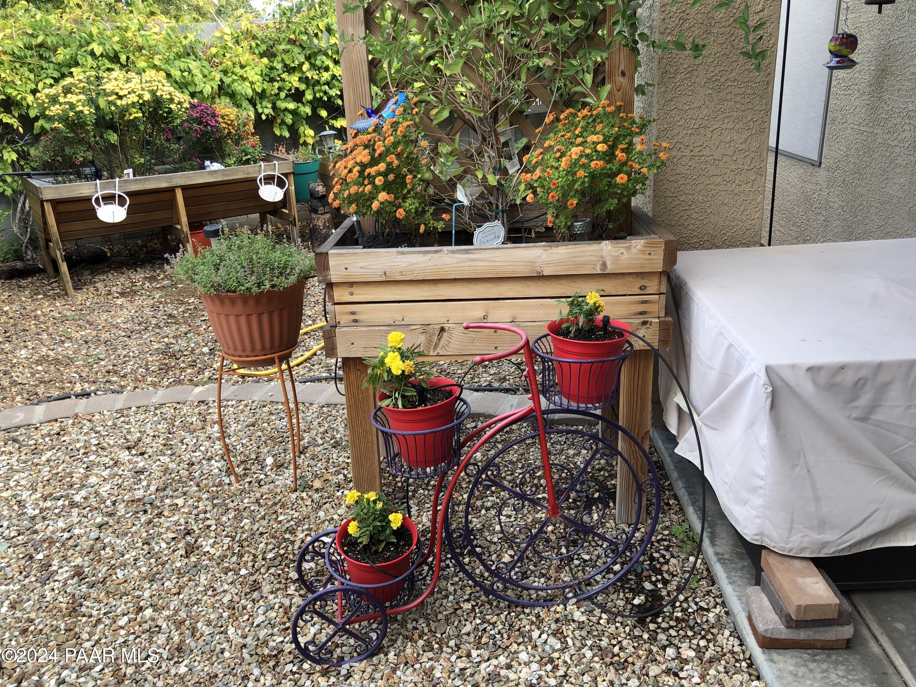 7698 N Winding Trail