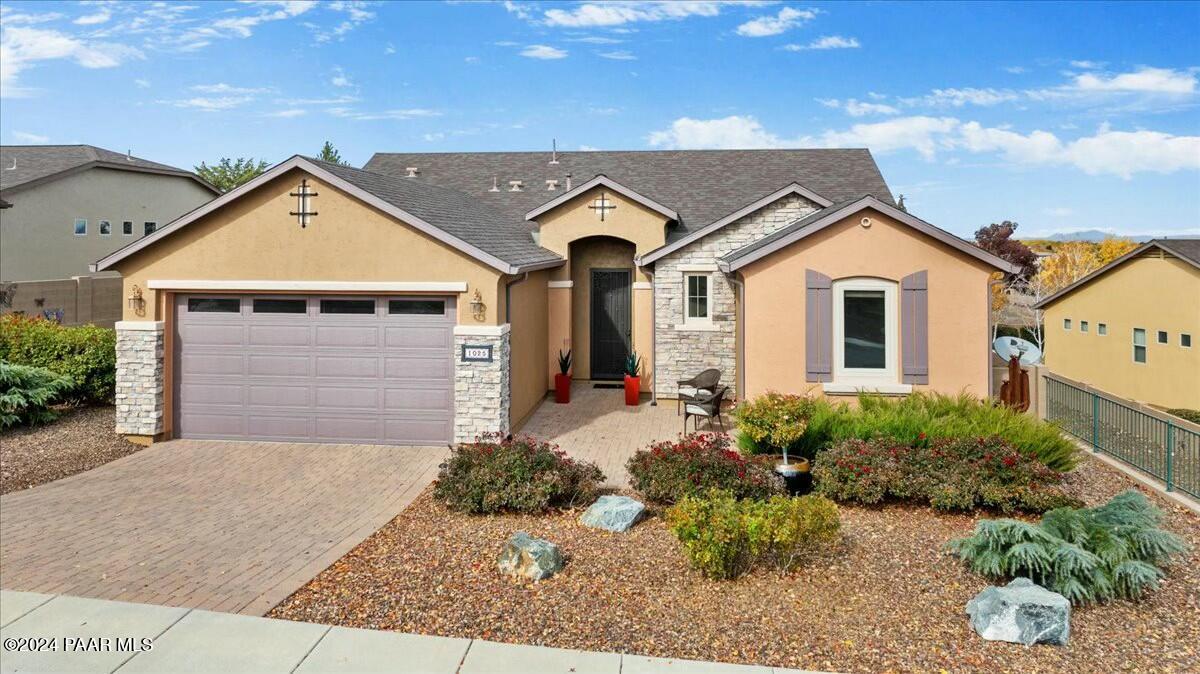 1025 N Wide Open Trail