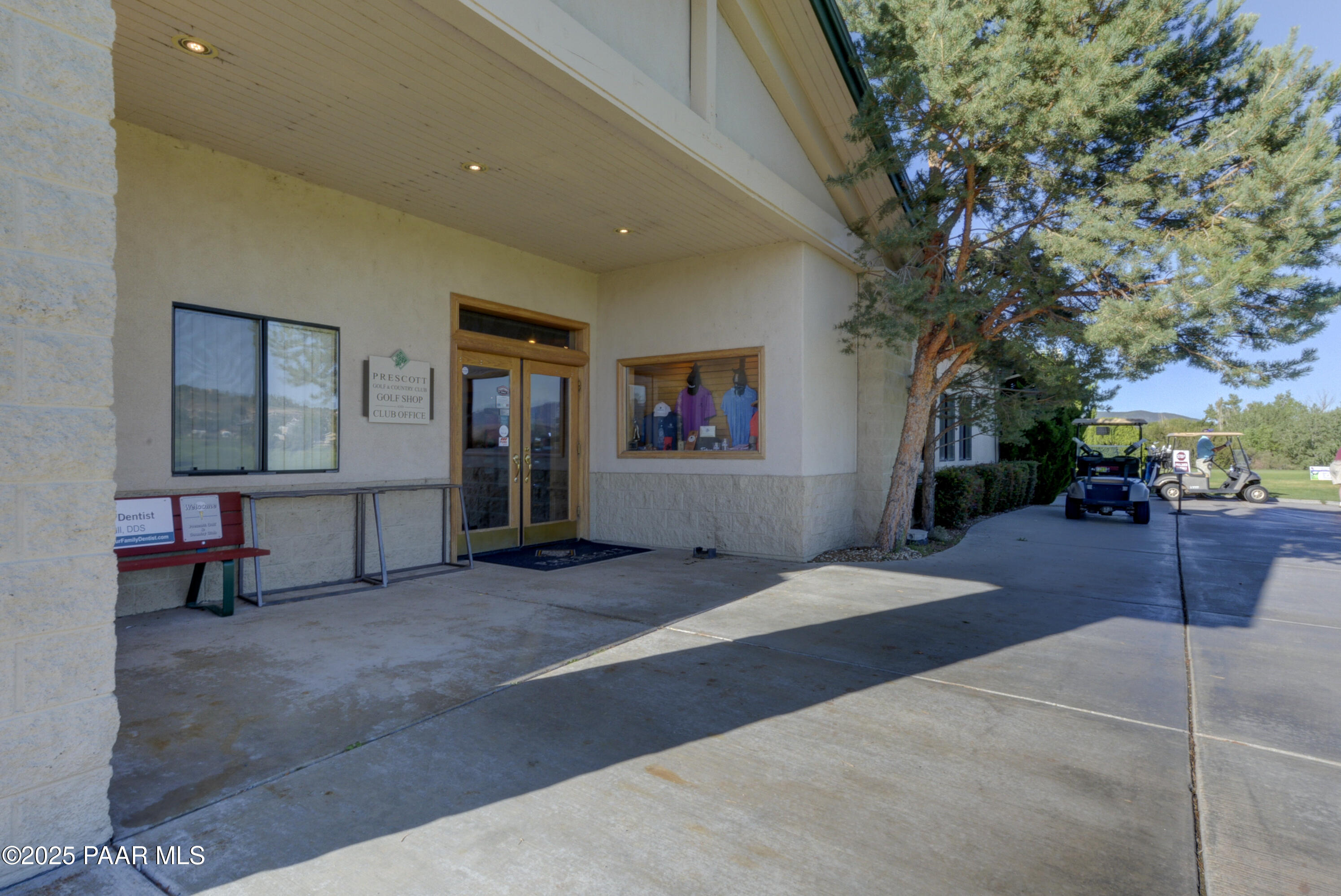 10445 E Manzanita Trail