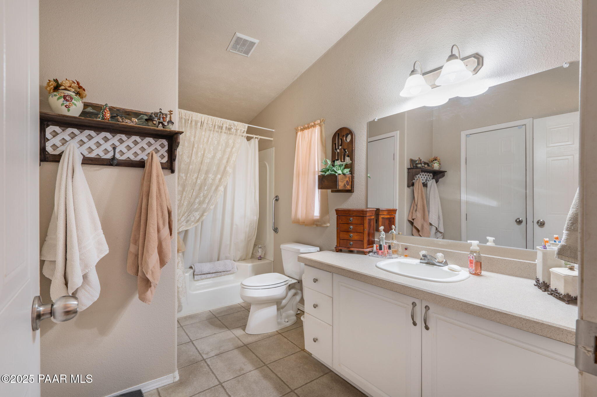 10445 E Manzanita Trail