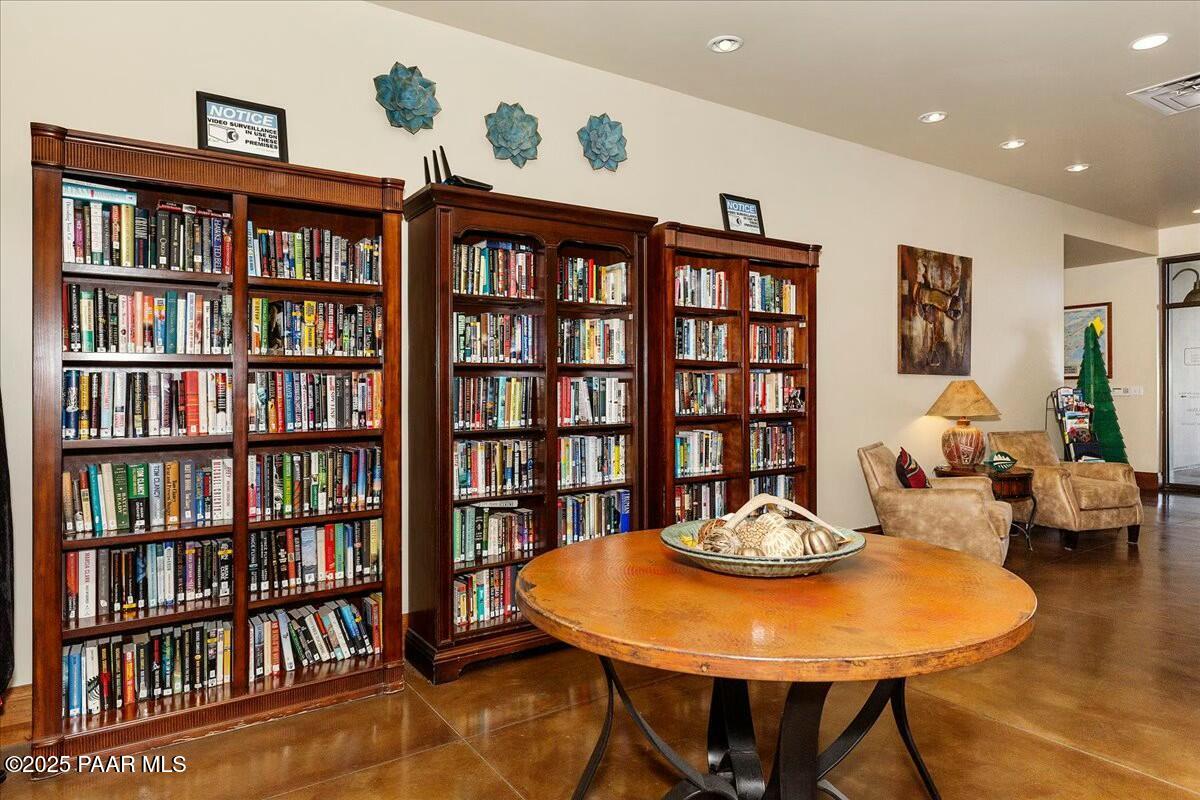 1073 N Fence Post Place