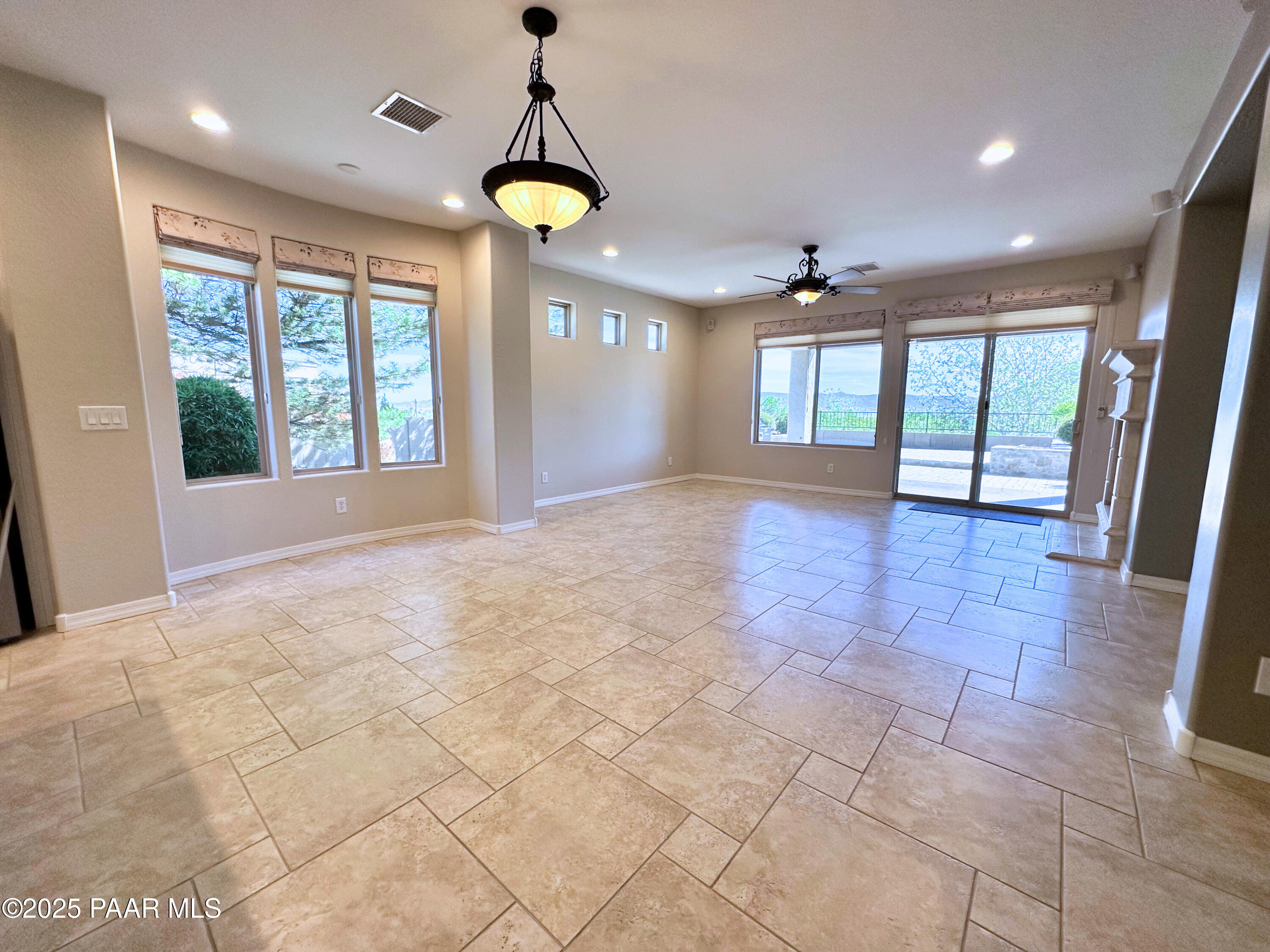 1073 N Fence Post Place