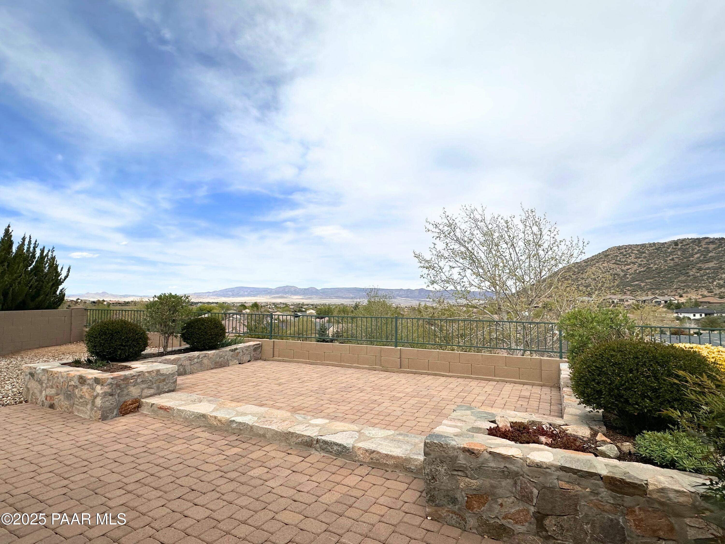 1073 N Fence Post Place