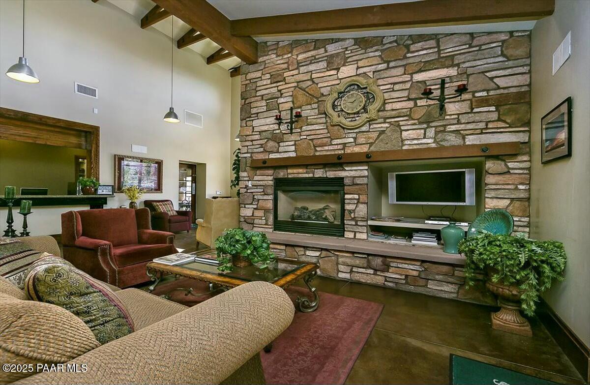 1073 N Fence Post Place