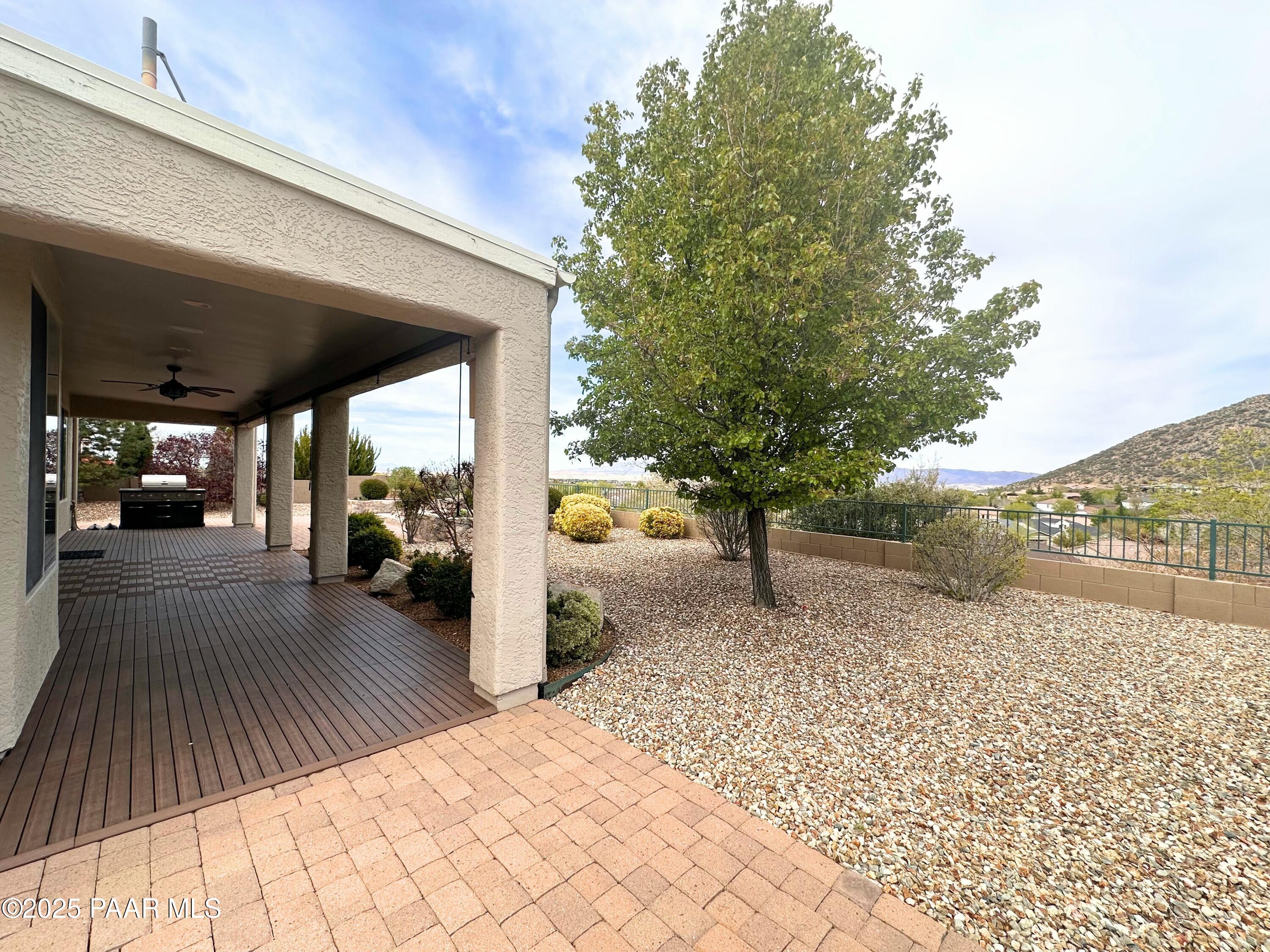 1073 N Fence Post Place