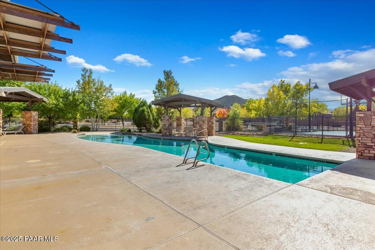 1073 N Fence Post Place