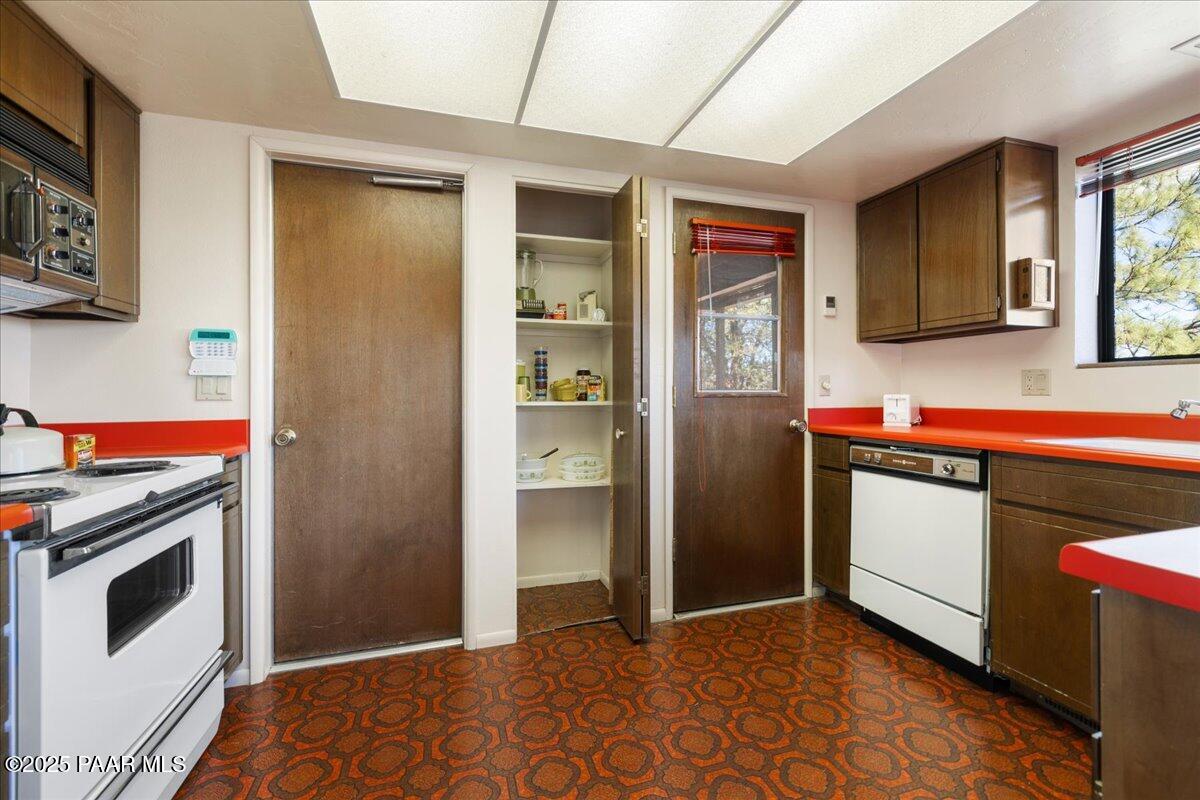 1120 Tanglewood Road