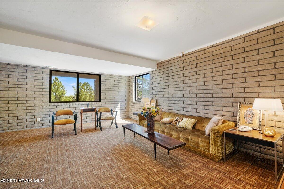 1120 Tanglewood Road