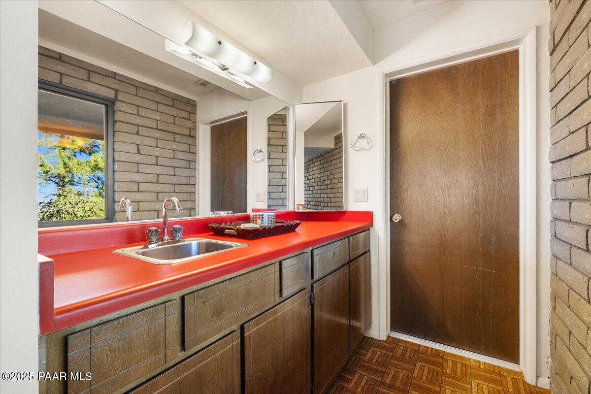 1120 Tanglewood Road