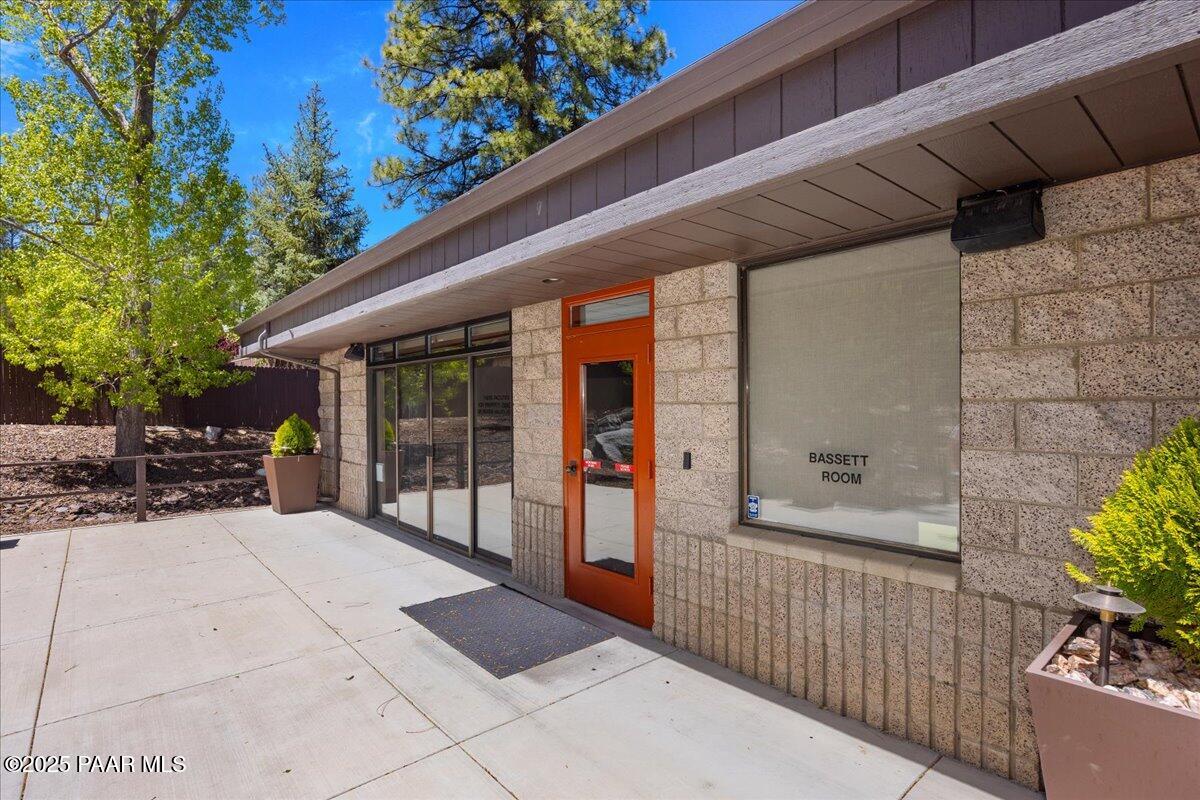 1120 Tanglewood Road