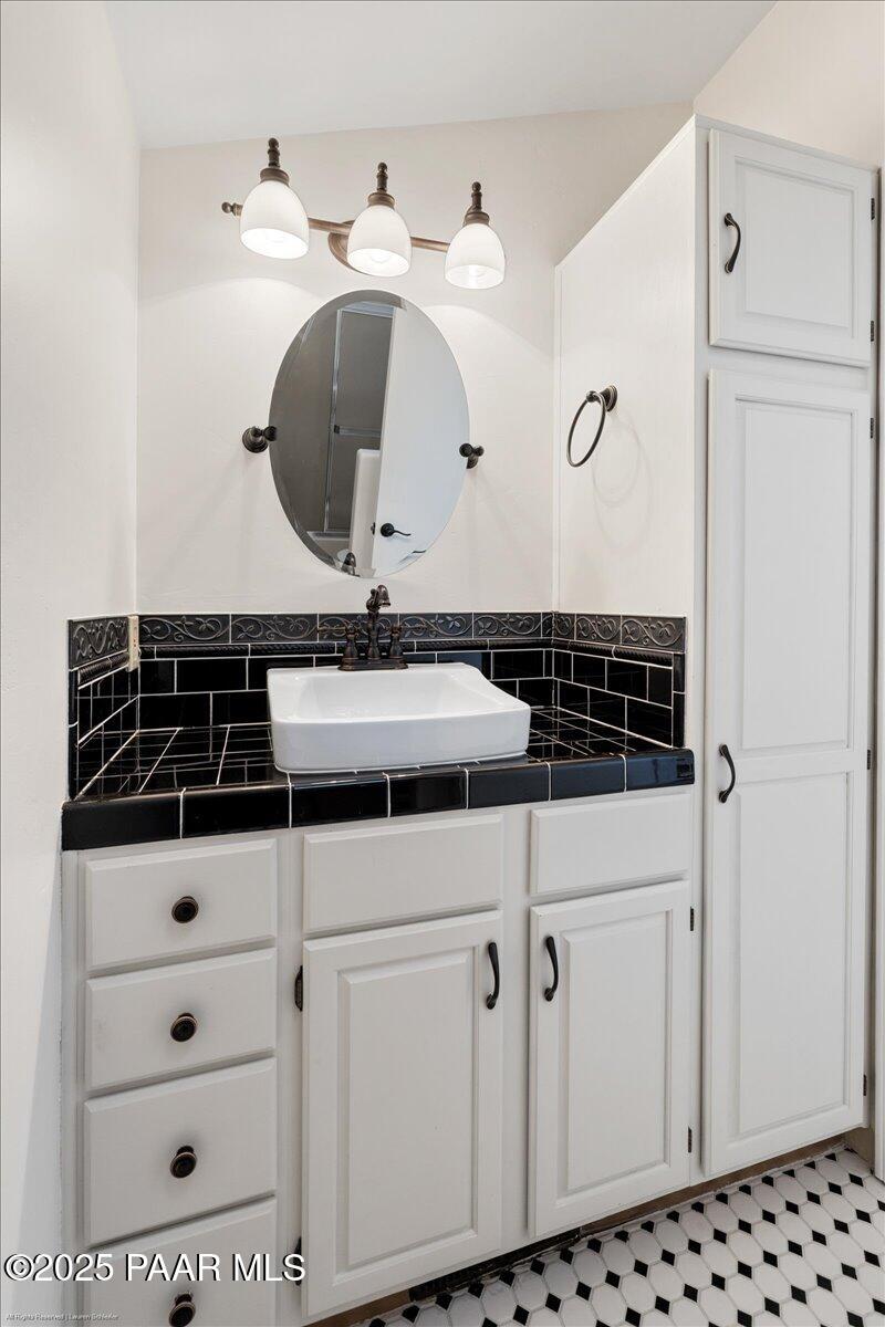 4515 W Old Stage Road