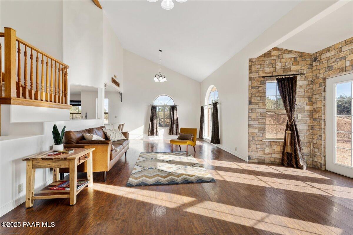 4515 W Old Stage Road