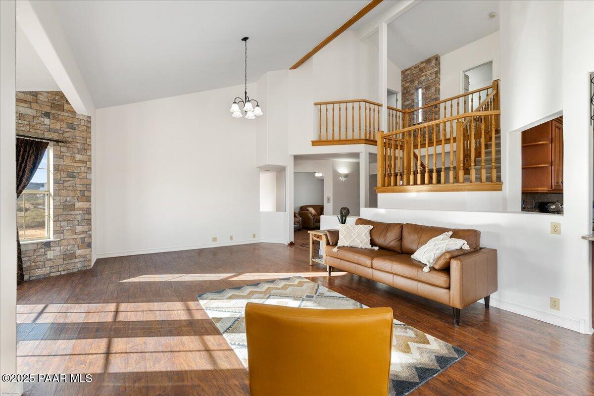 4515 W Old Stage Road