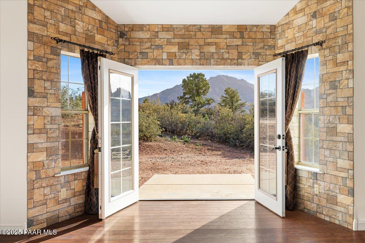 4515 W Old Stage Road