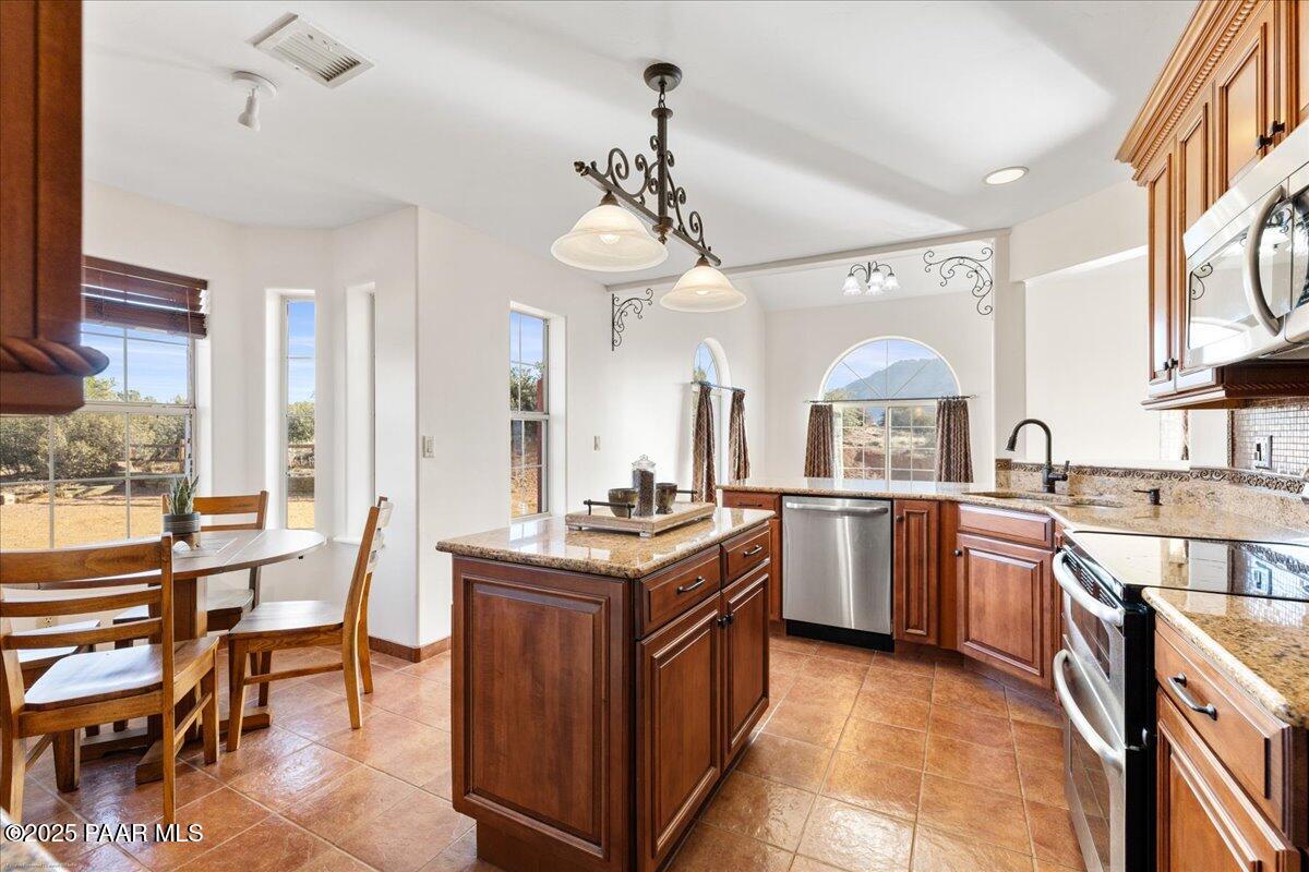 4515 W Old Stage Road