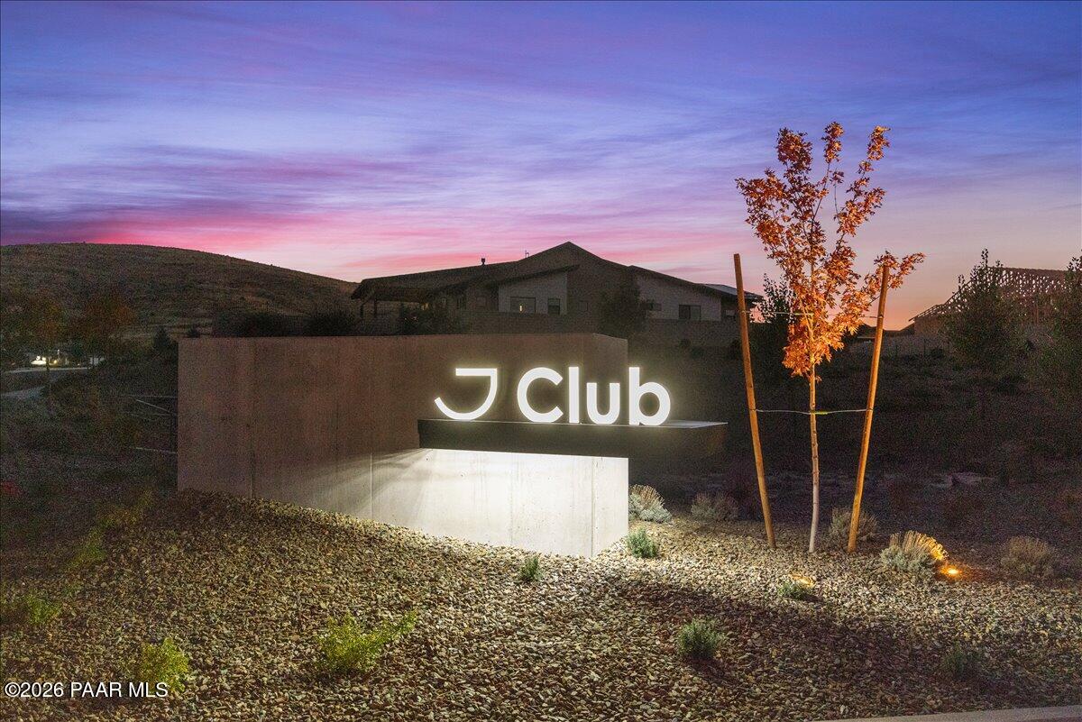 4472 N Garrett Drive