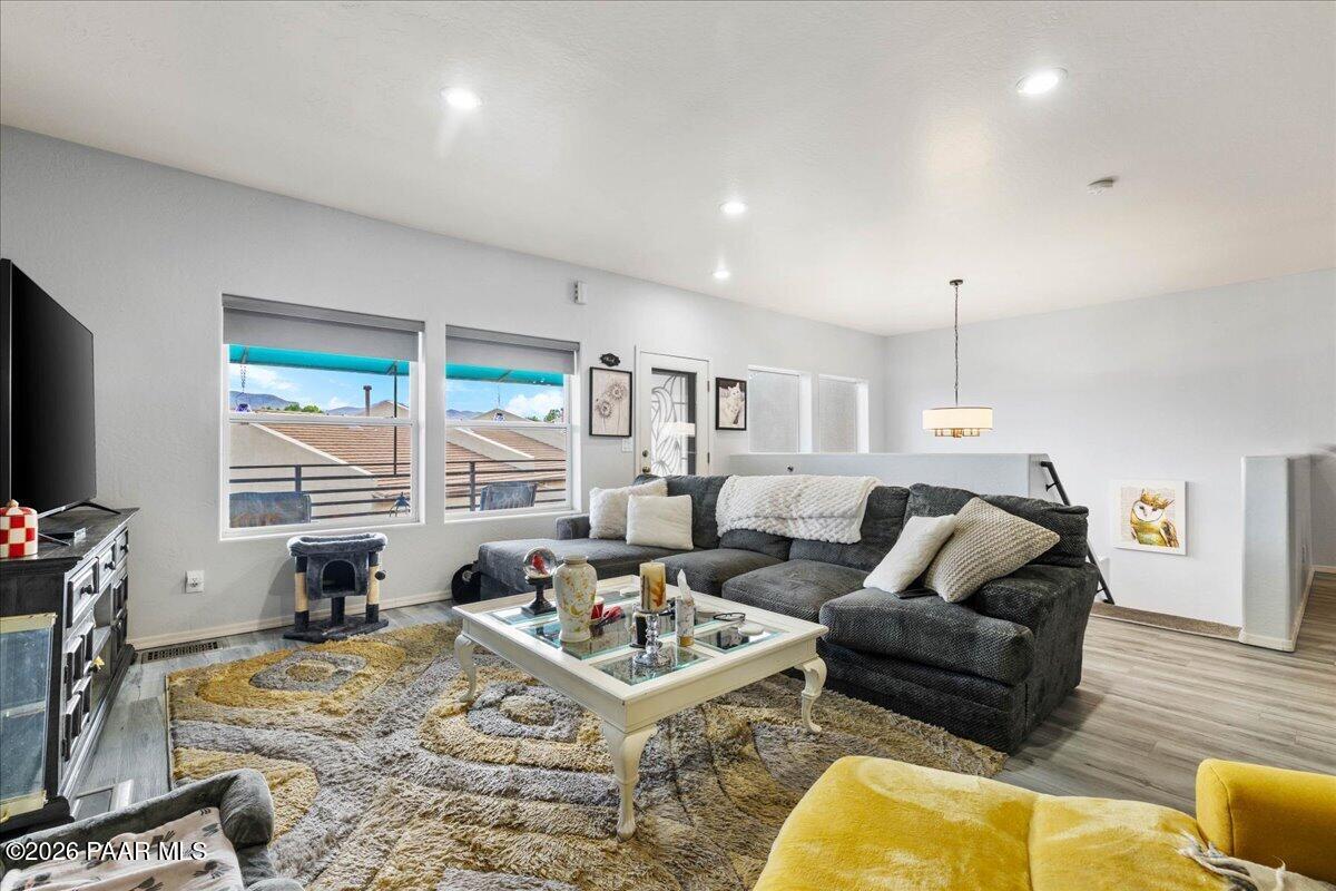 983 N Rolling Green Road