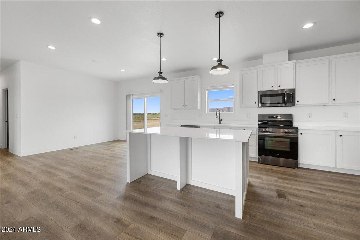 2424 W HARD CIDER Trail