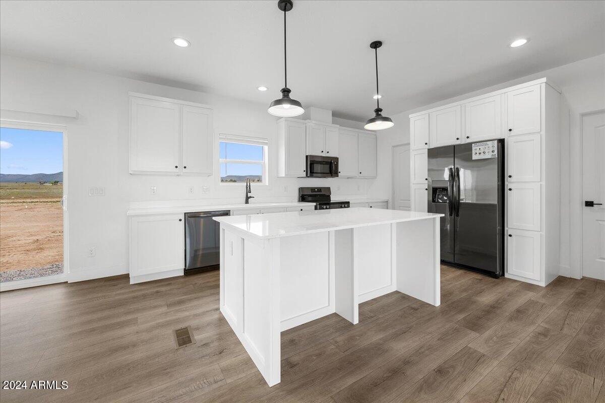 2424 W HARD CIDER Trail