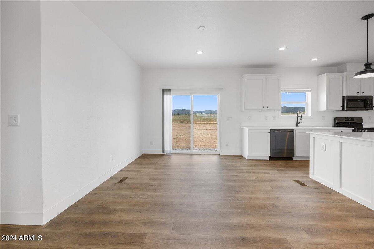 2424 W HARD CIDER Trail