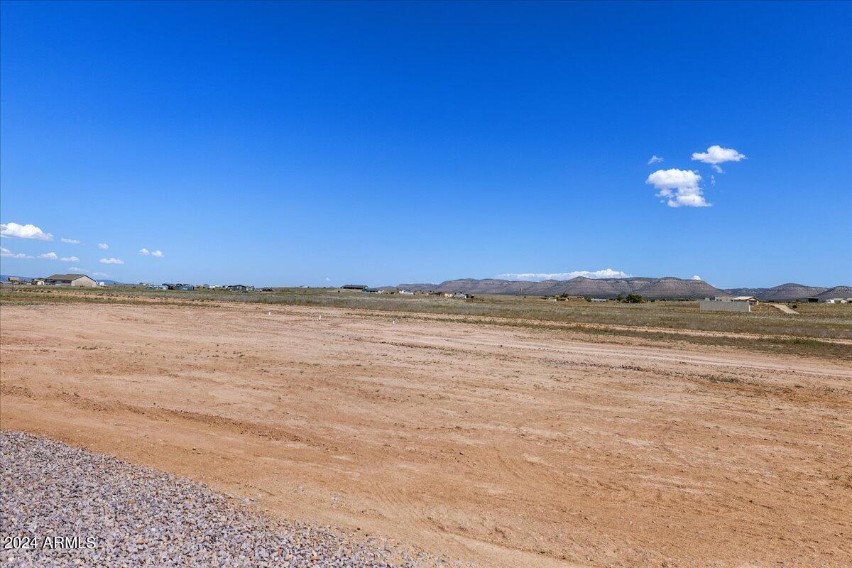 2424 W HARD CIDER Trail