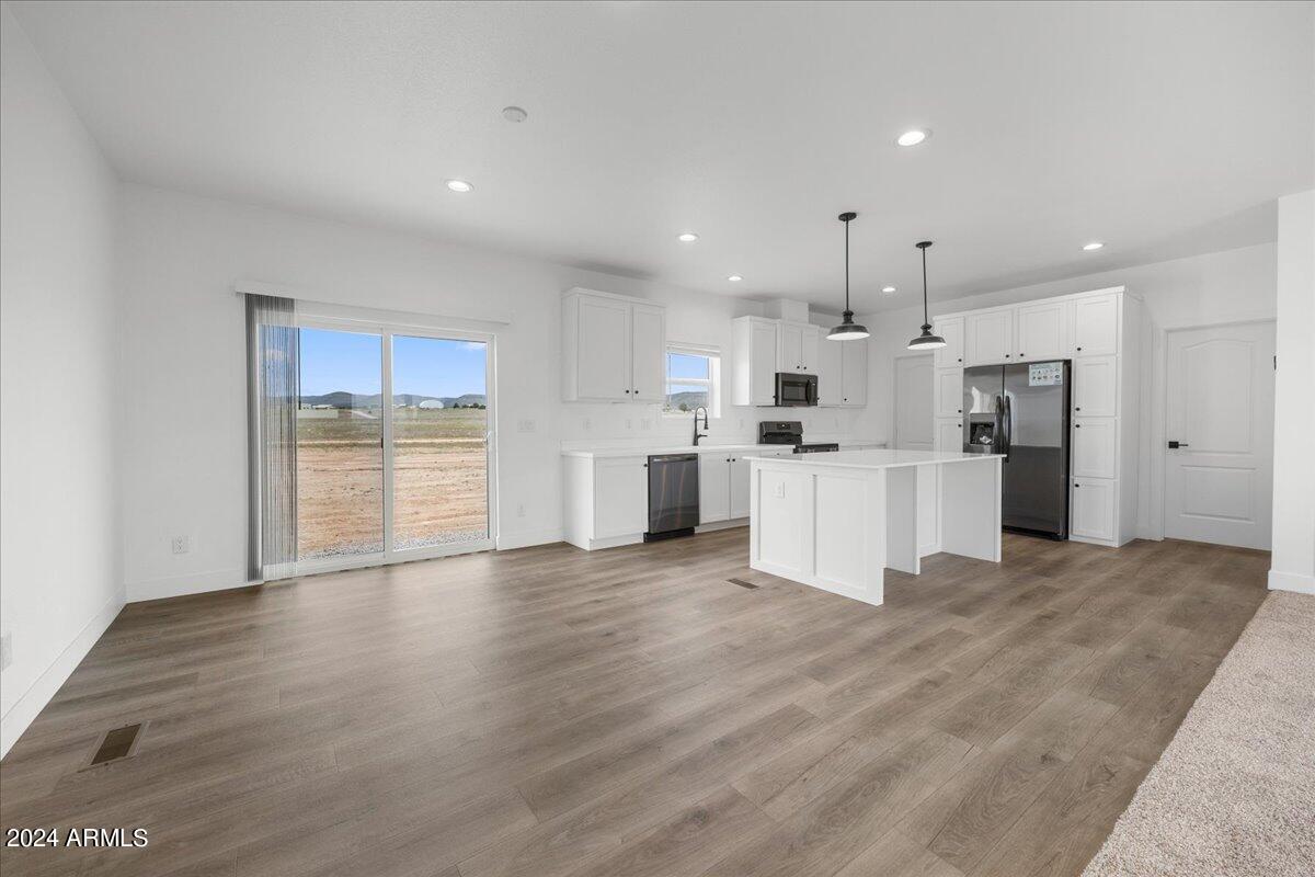 2424 W HARD CIDER Trail