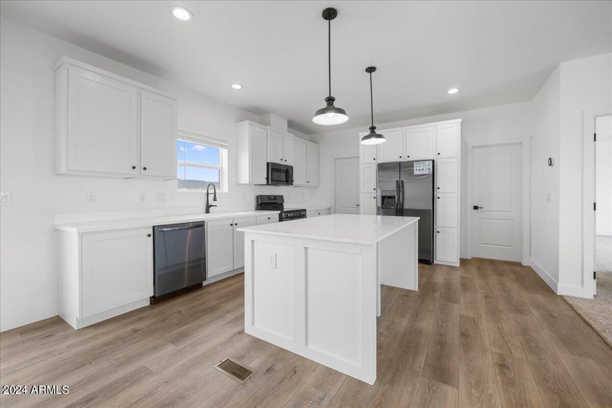 2424 W HARD CIDER Trail