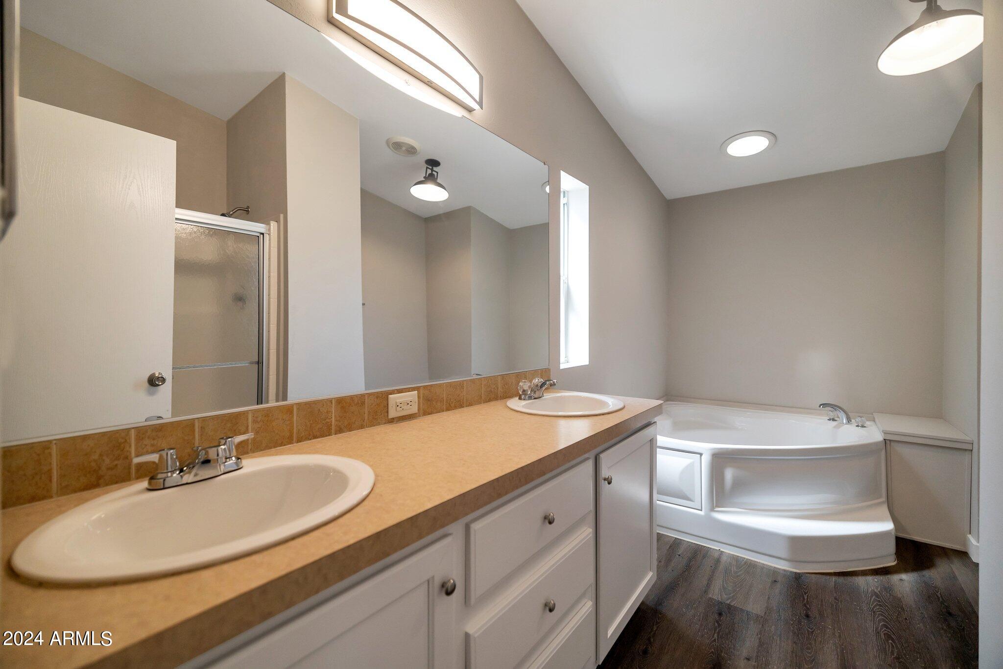 2650 W UNION HILLS Drive, 38