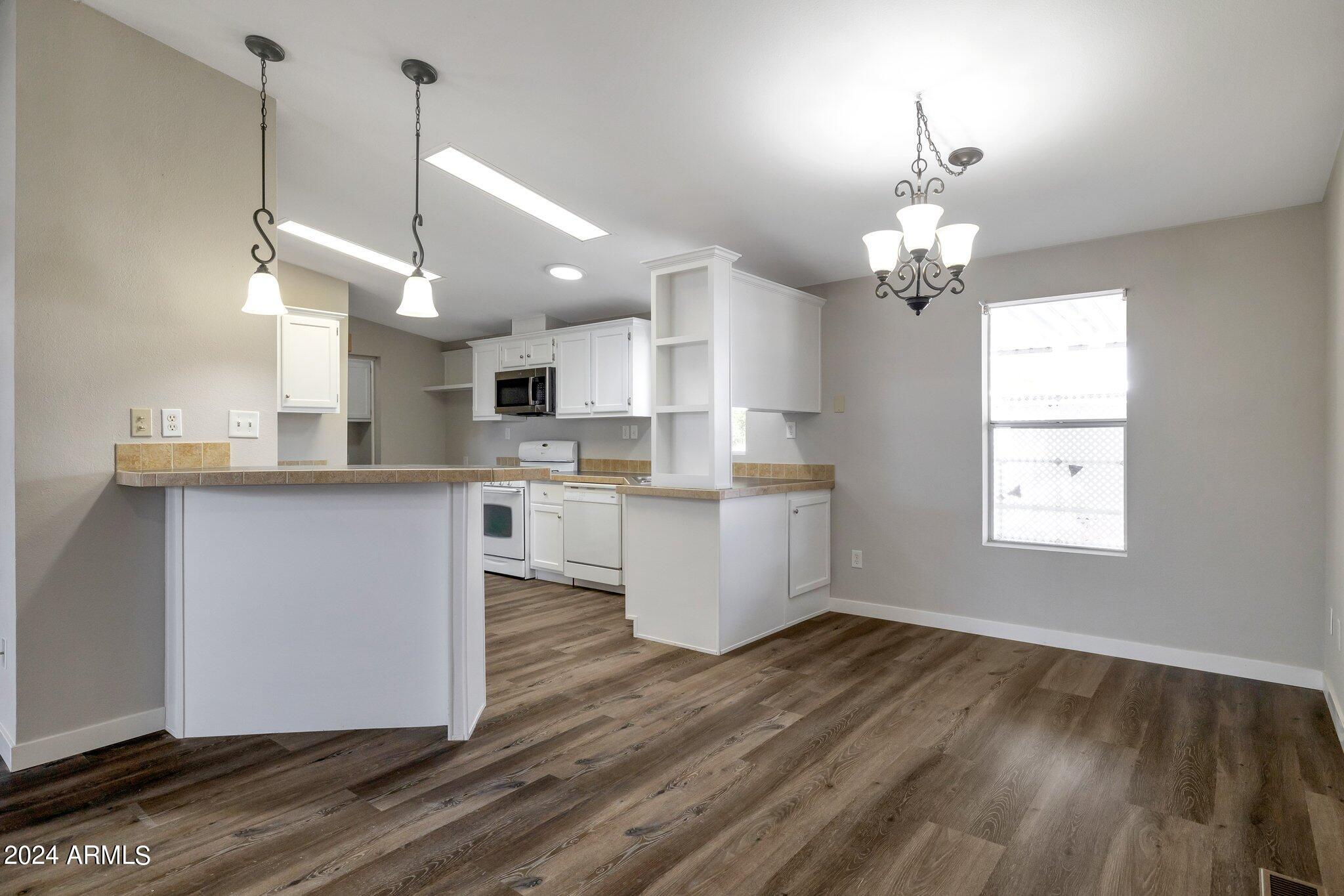 2650 W UNION HILLS Drive, 38