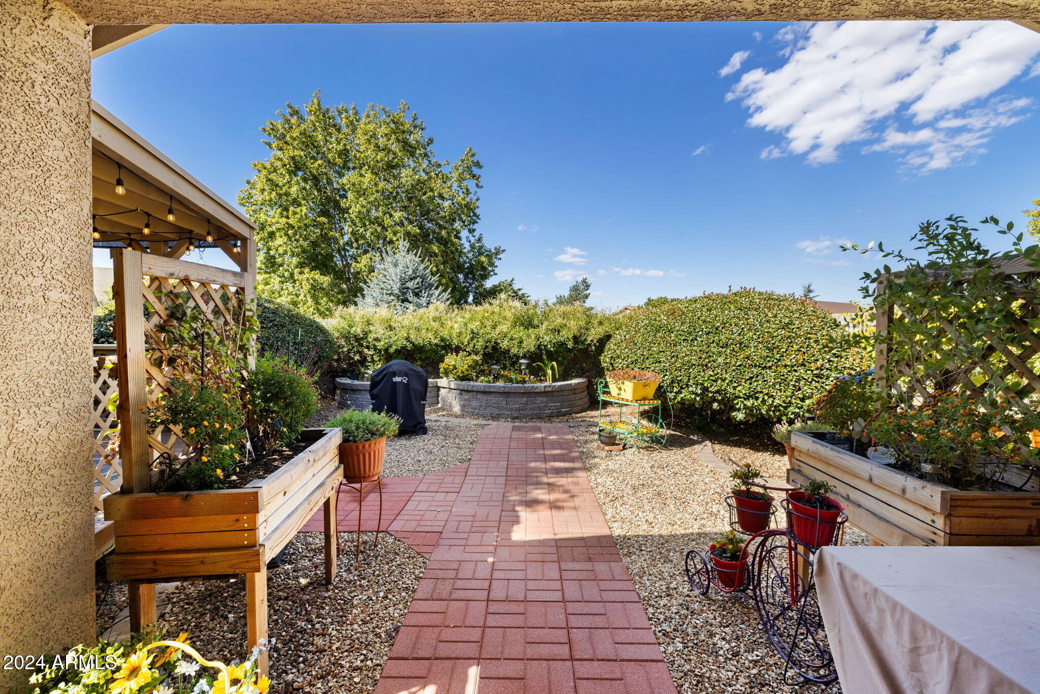 7698 N WINDING Trail