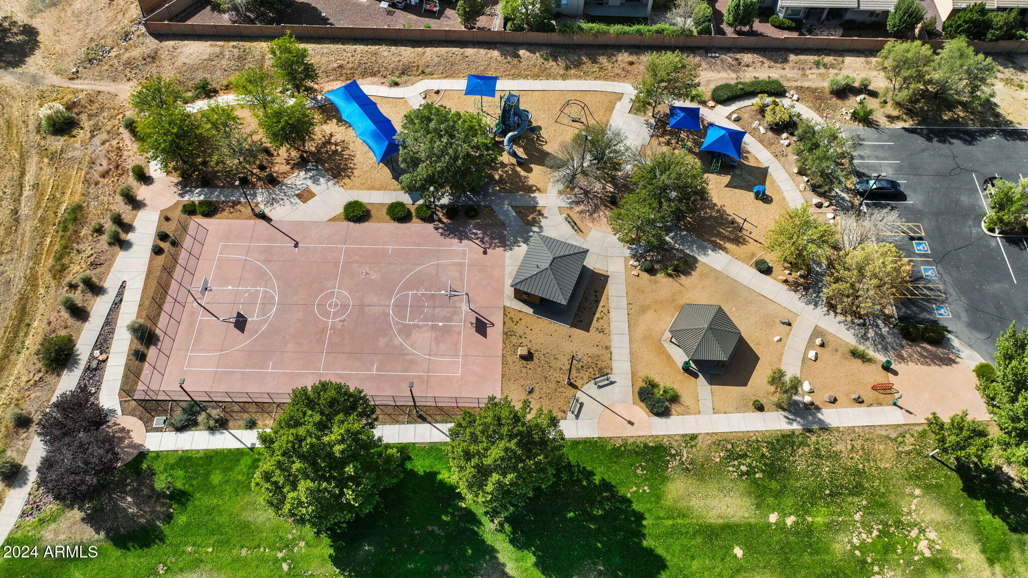 7698 N WINDING Trail